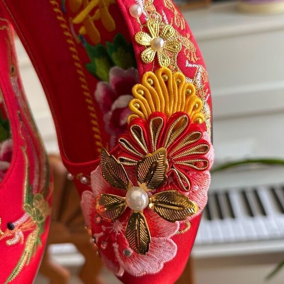 Chinese Wedding Red Floral Embroidered Wedding Shoes 39 - Picture 10 of 15